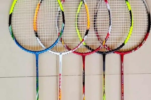 raket badminton